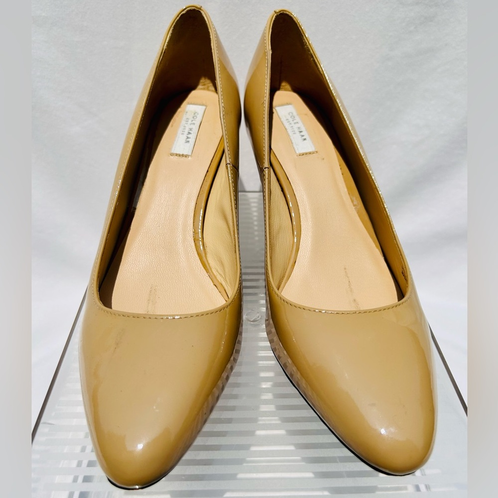 Cole Haan Patent Leather Beige Pumps Size 7B EUC